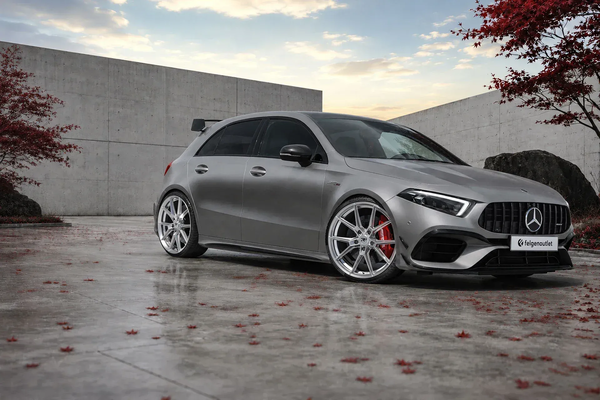 Mercedes Benz A-Klasse A45 AMG mit R³ Wheels R3F01 in matt phantom black